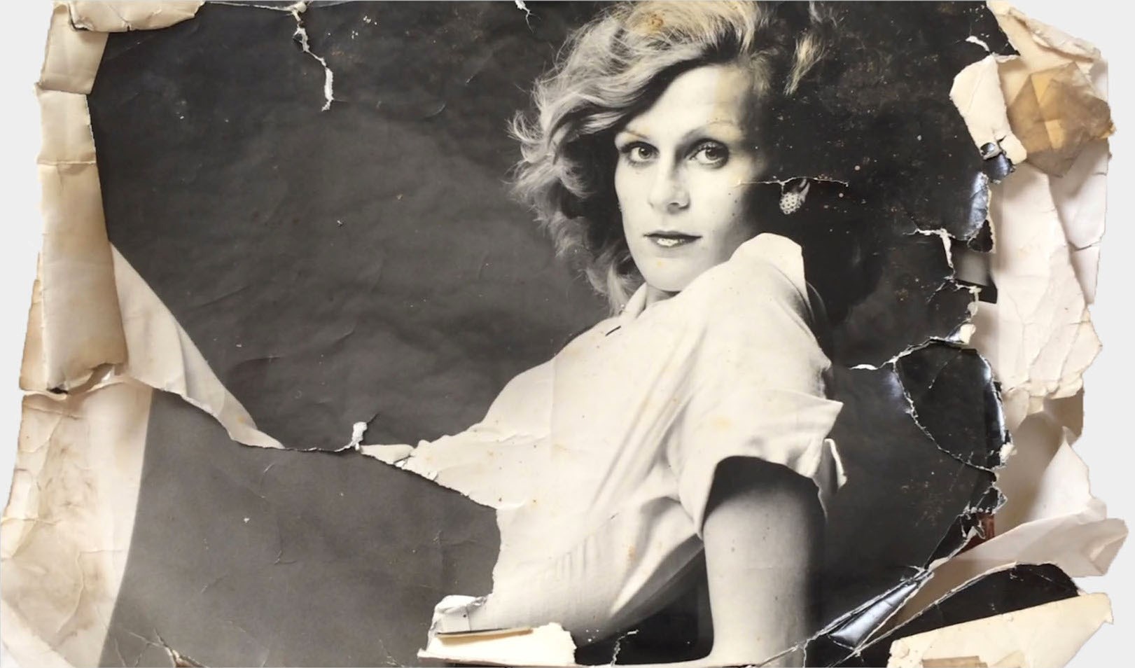 Affiche du film Hélène Trésore Transnationale