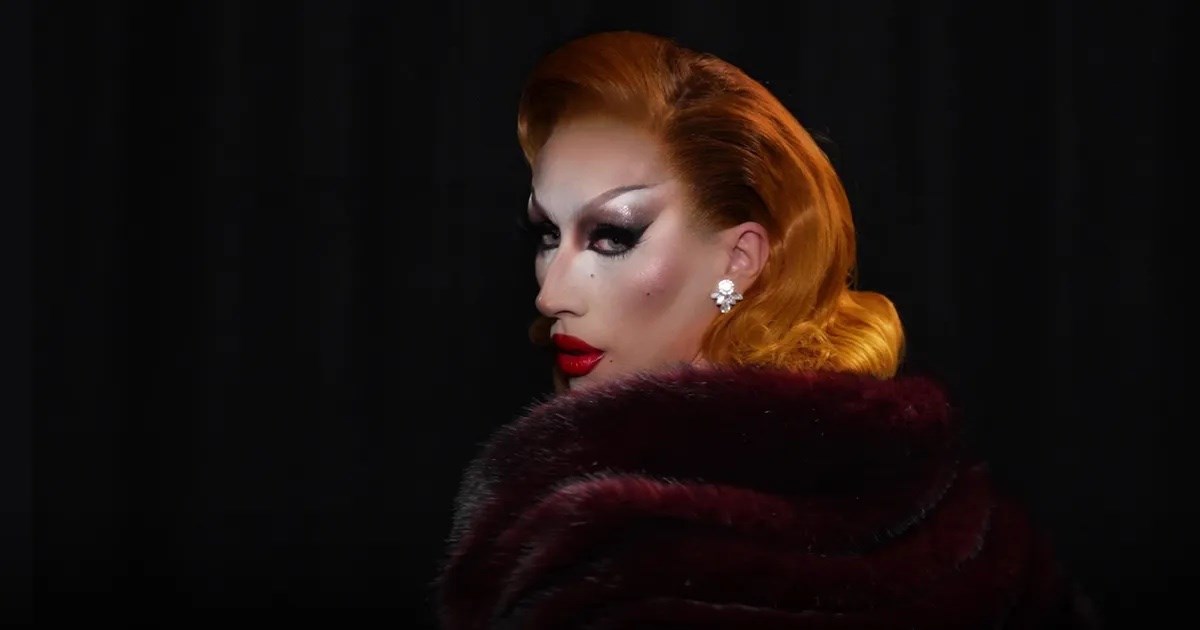 Affiche du film Sous les paillettes la rage : une histoire du drag